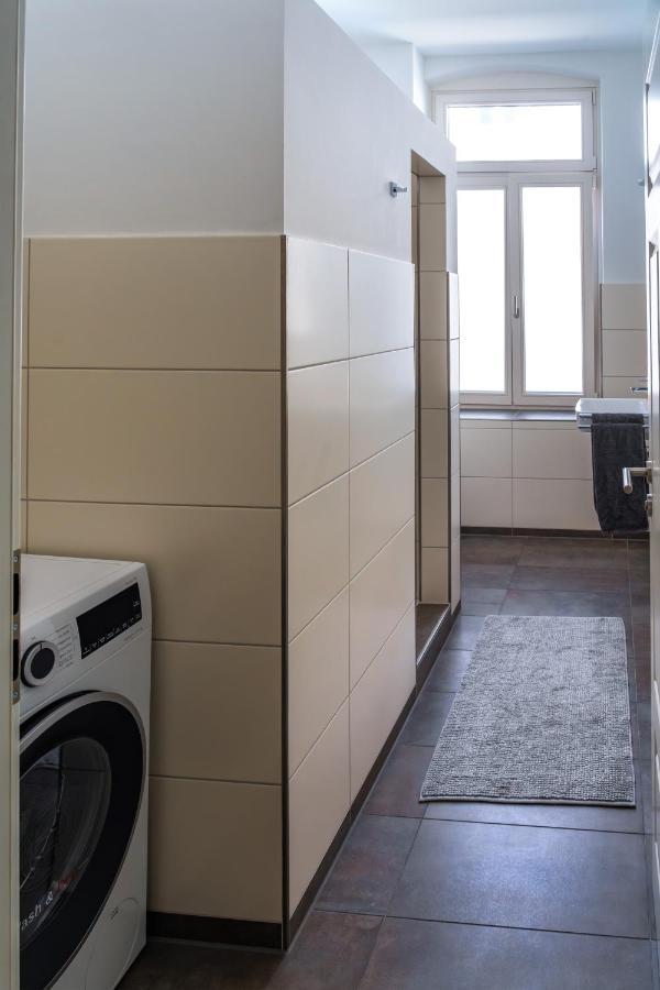 Modern 6 Bathroom Villa In The City 올덴부르크 외부 사진