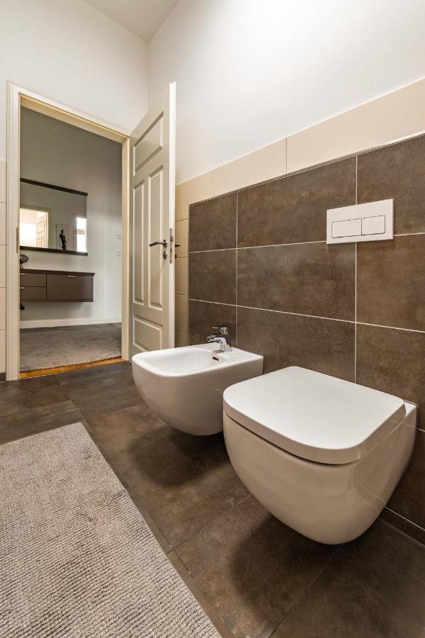 Modern 6 Bathroom Villa In The City 올덴부르크 외부 사진