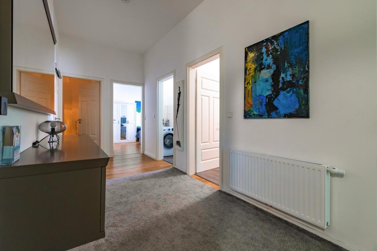 Modern 6 Bathroom Villa In The City 올덴부르크 외부 사진